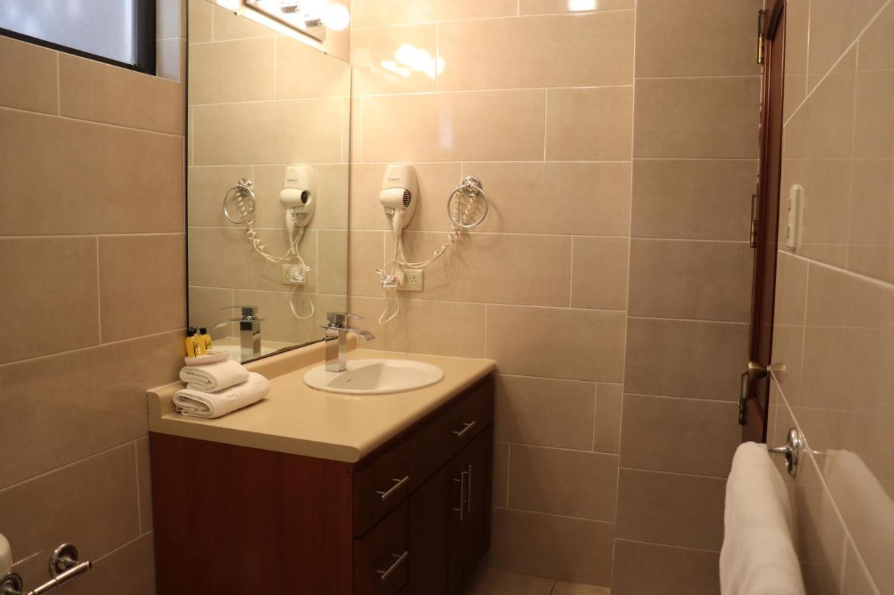 Suites Jardin Imperial Guatemala City ภายนอก รูปภาพ